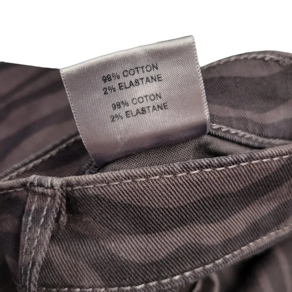 J Brand Ruby High Waisted Zebra Distressed Jeans Size 27 - Picture 8 of 8